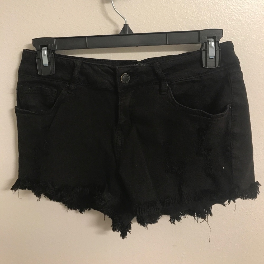 Cut off black jean shorts